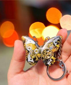 Goldener Schmetterlings-Schlüsselanhänger mit eingraviertem Namen